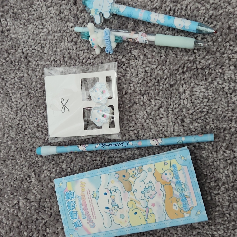 Cinnamoroll Stationery/Clip Bundle!